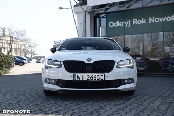 Skoda Superb 2.0 TDI Sportline DSG - 2