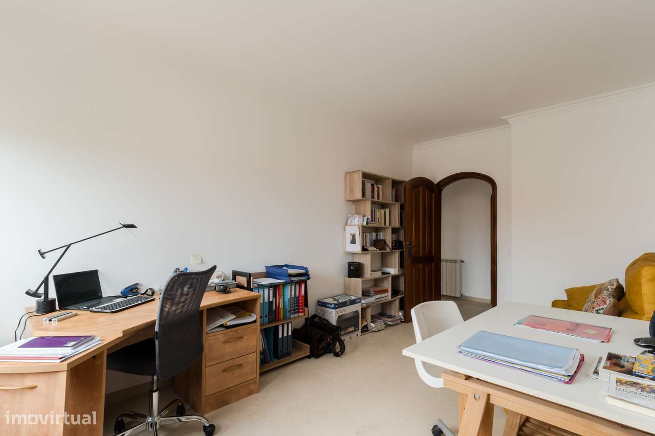 Viva o Sonho de Cascais: Duplex Exclusivo com Vista Mar!-6