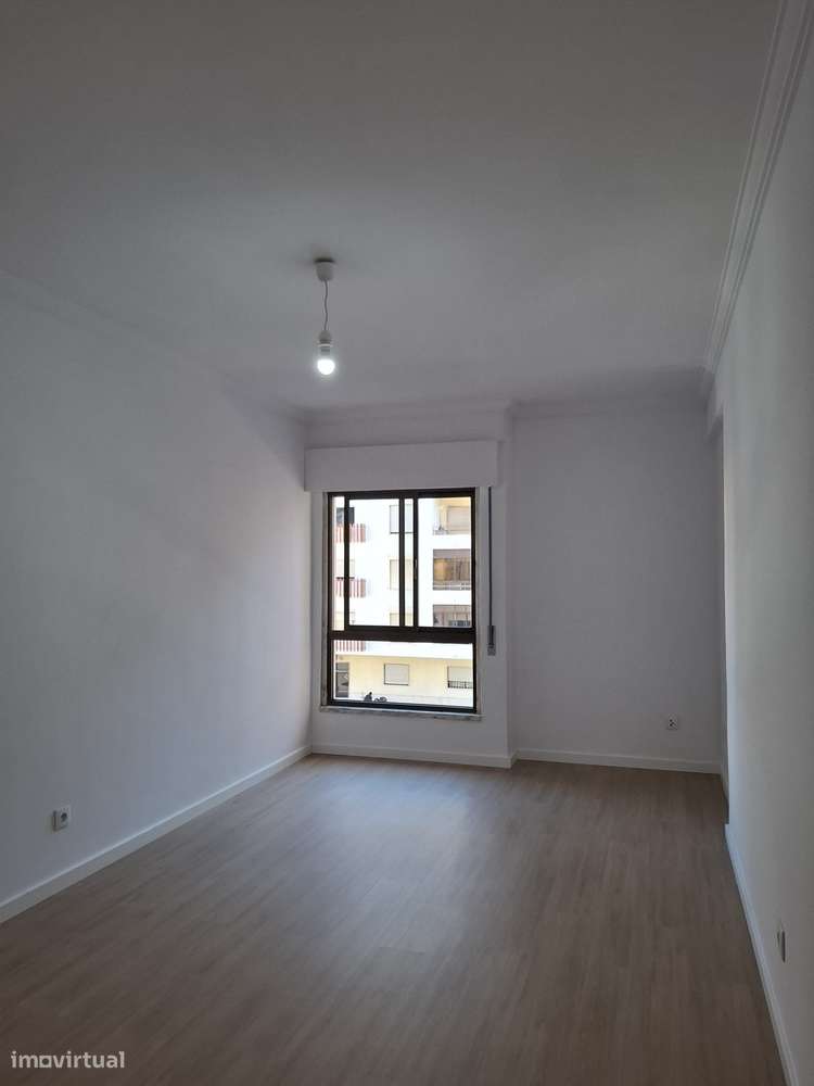 Apartamento T2 com elevador em Sintra-8