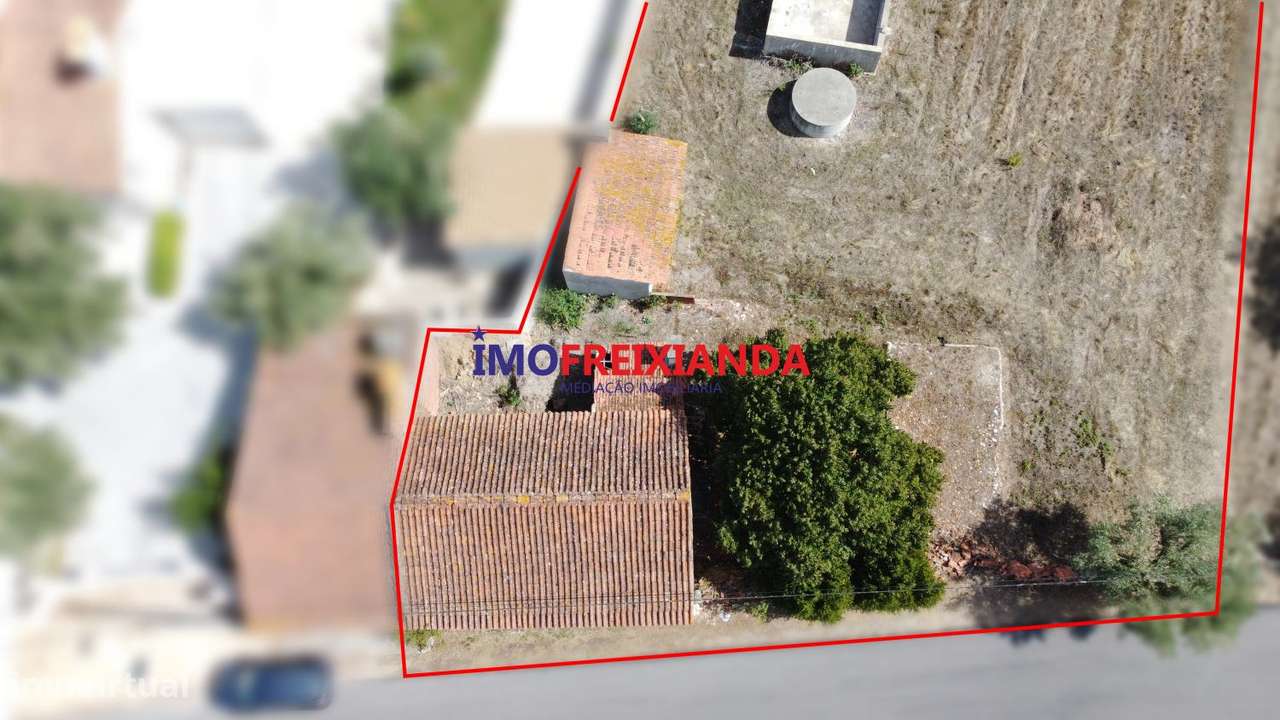 Moradia no centro da Vila da Freixianda-22