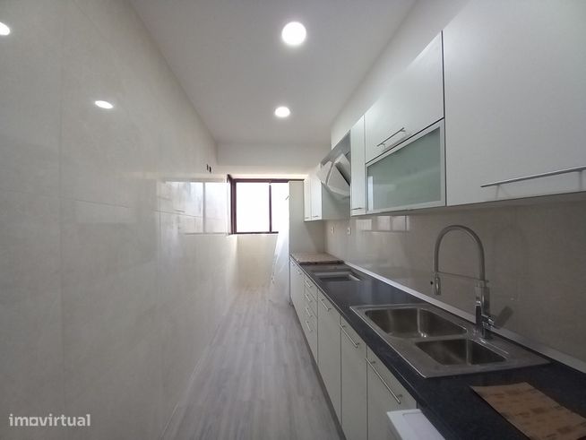 Apartamento Duplex Totalmente Remodelado na Costa da Caparica-6