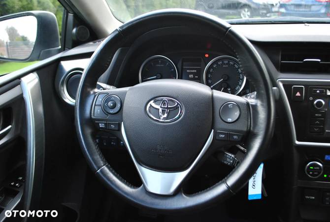 Toyota Auris 1.6 Freestyle - 16