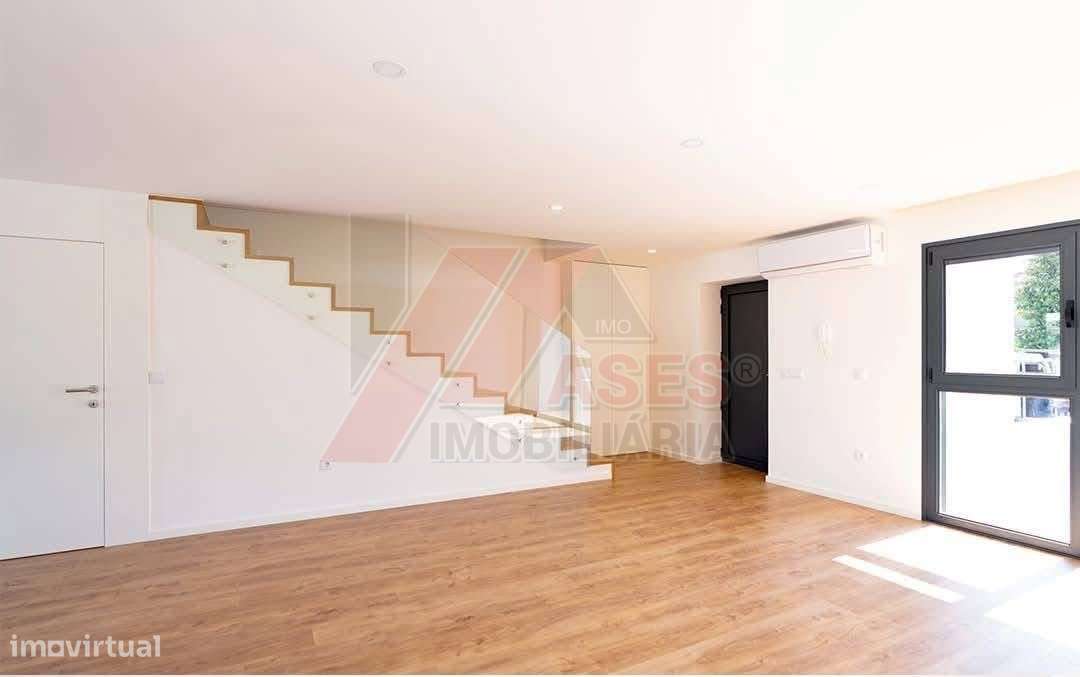 MORADIA EM BANDA T3 EM CONSTRUÇÃO! - Grande imagem: 5/13