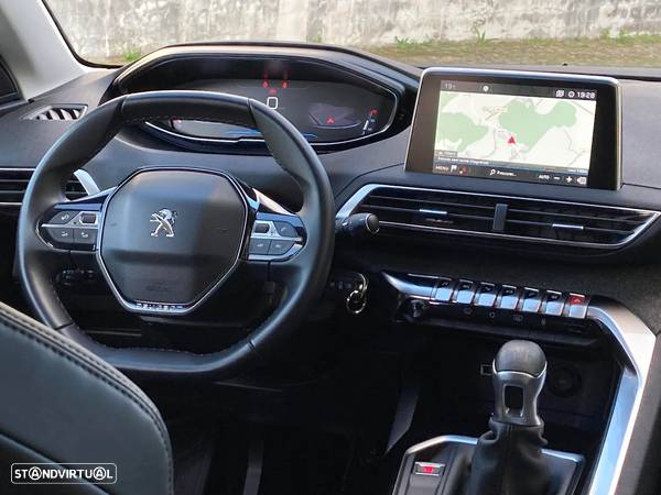 Peugeot 3008 1.2 PureTech Allure - 11