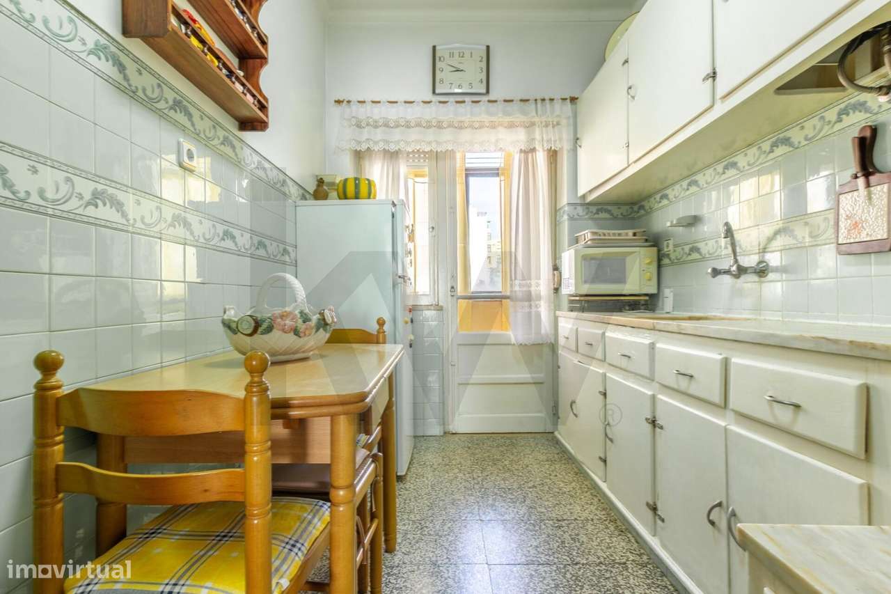 Apartamento T3 com 2 varandas junto ao Terminal dos Barcos do Barreiro-5