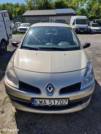 Renault Clio - 8