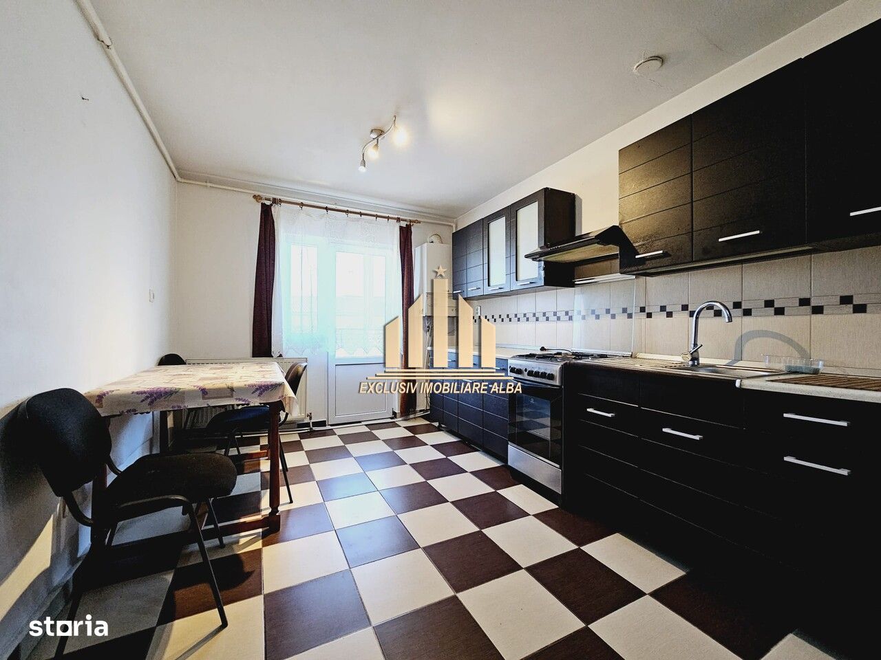 Apartament 3 camere decomandate cu garaj, Tolstoi