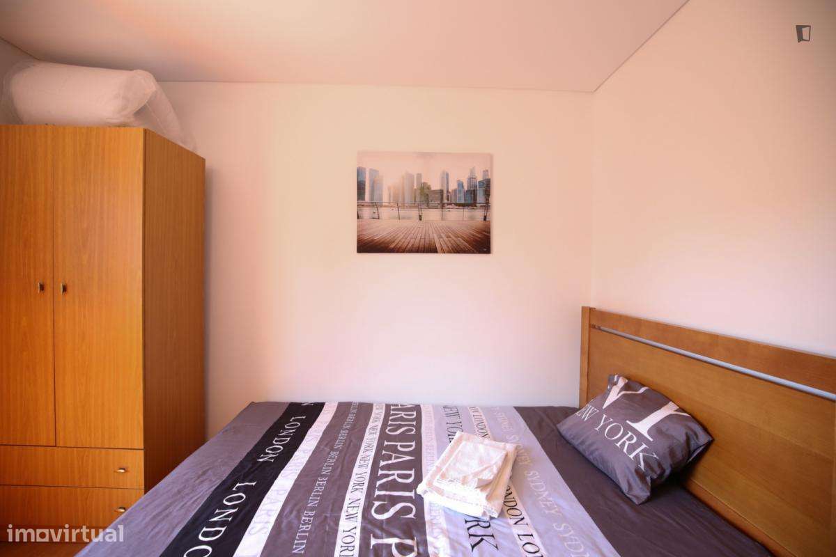 Quarto - localizado em Carnide Lisbon - Grande imagem: 3/6