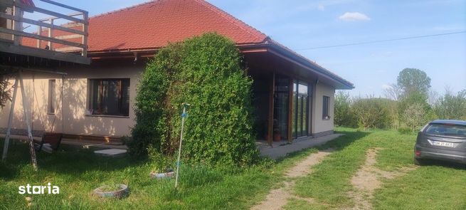 Casă în Pelișor-0