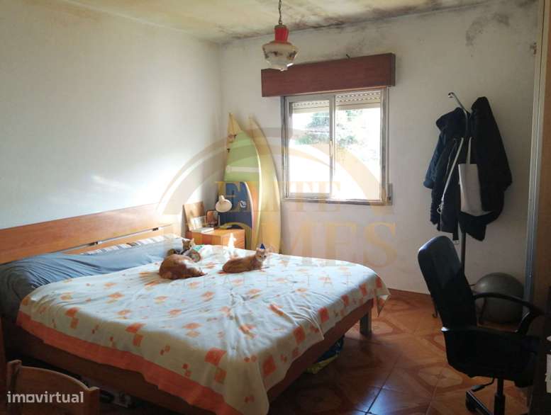 Moradia Bifamiliar com Potencial – Excelente Oportunidade de Investime-11