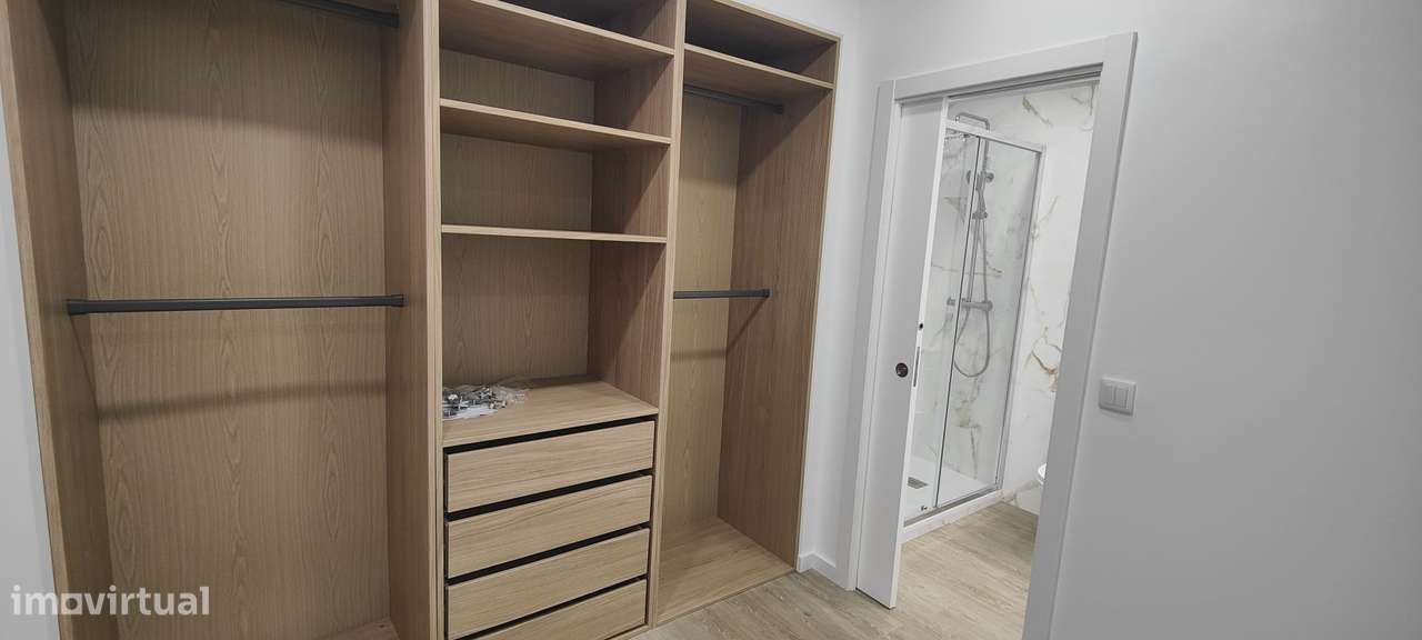 T-2 TOTALMENTE RENOVADO E EQUIPADO COM SUÍTE E CLOSET - RESERVADO --19