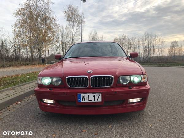 BMW Seria 7 740i - 25