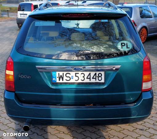 Ford Focus 2.0 Ghia - 5