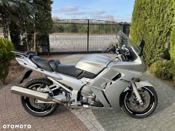 Yamaha FJR - 3