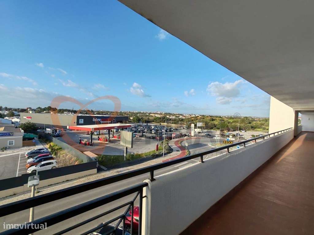 Apartamento T2 para venda com vista mar e piscina em Albufeira-27