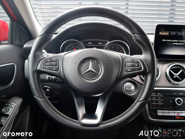 Mercedes-Benz GLA 200 7G-DCT Urban - 17