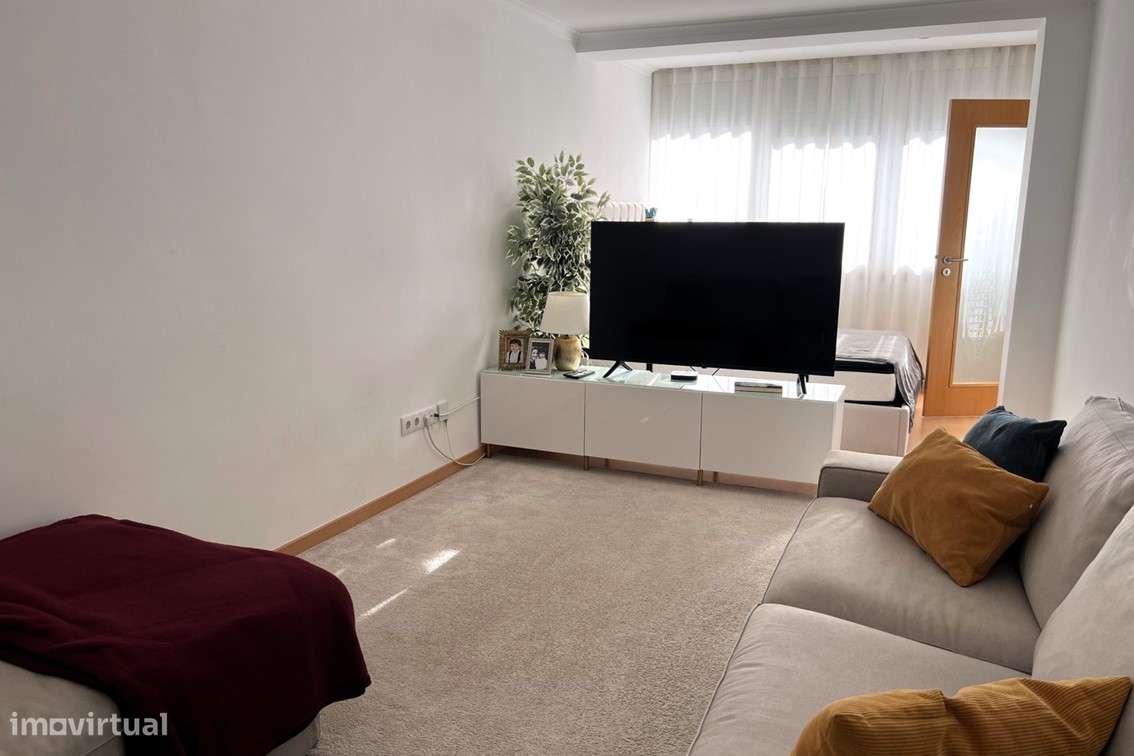 T2  / Renovado em São João da Talha-9