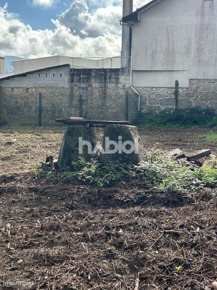 Moradia para restauro e terreno de construção em Fornelos, Barcelos-12