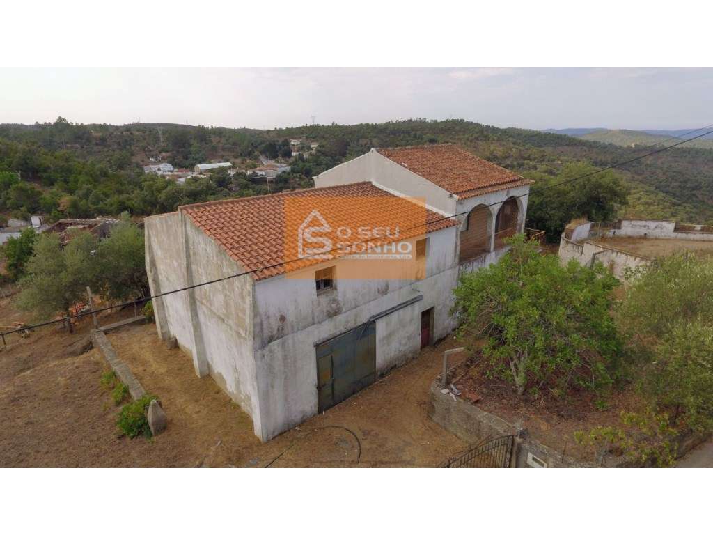 Moradia com Garagem e Terreno no Campo - Grande imagem: 3/18