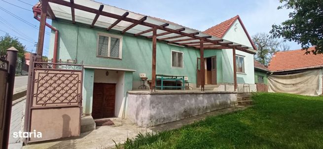 Casa la 30 km distanta de Sibiu