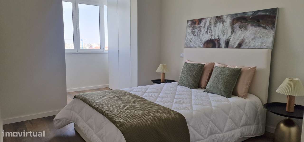 Apartamento T3 de Luxo e Modernidade no Coração de Benfica com Vista p-39