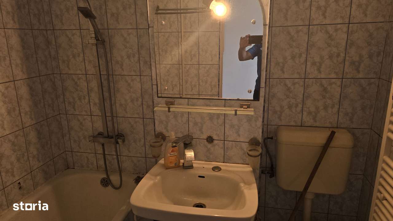 Vand apartament 2 camere decomandat in Deva, zona Micro 15, etaj 7, - Imagine principală: 4/10