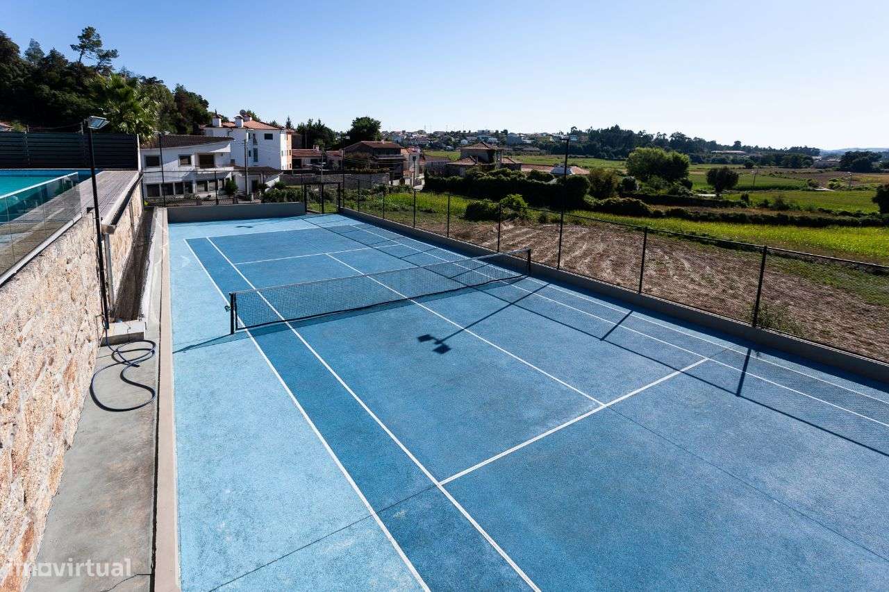 Moradia com Piscina e Campo de Ténis - Grande imagem: 4/38