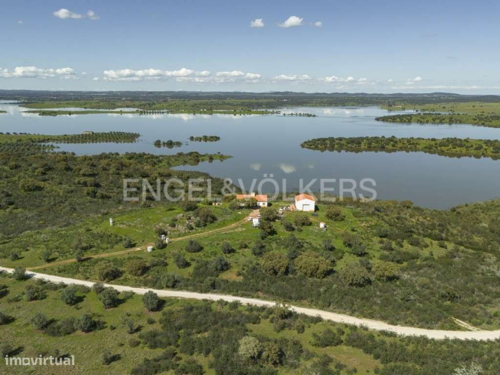 Propriedade Exclusiva com Vista e Acesso ao Alqueva - Grande imagem: 3/45