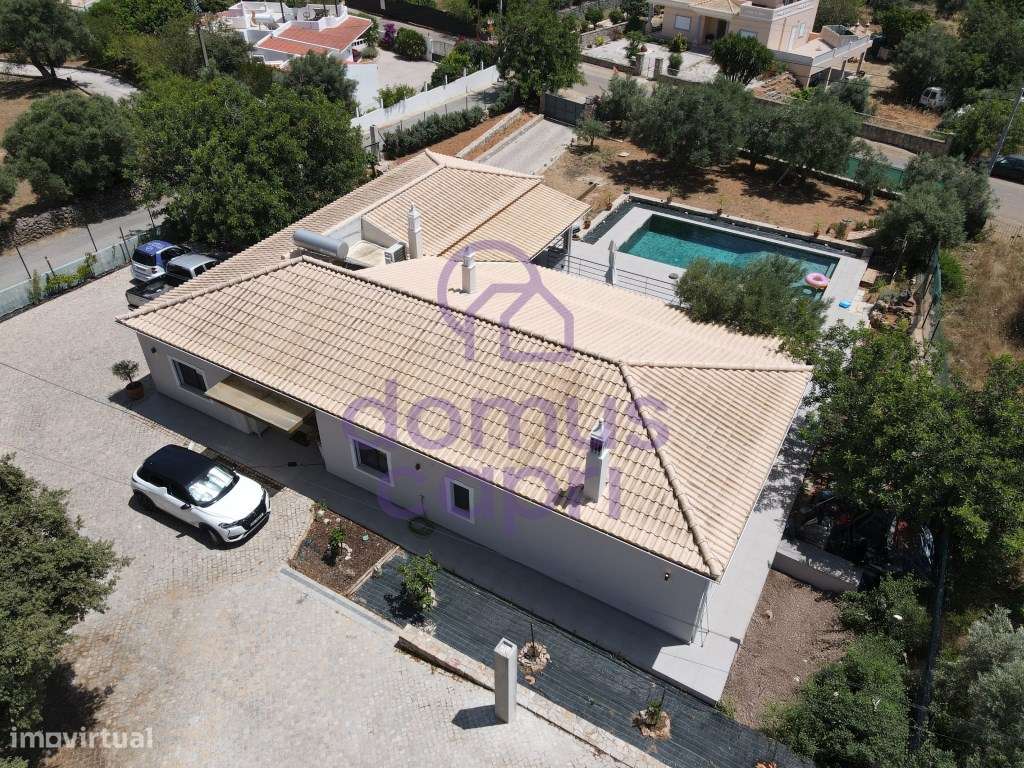 Moradia T4 com Piscina em Cerro da Mesquita - São Brás de Alportel-10