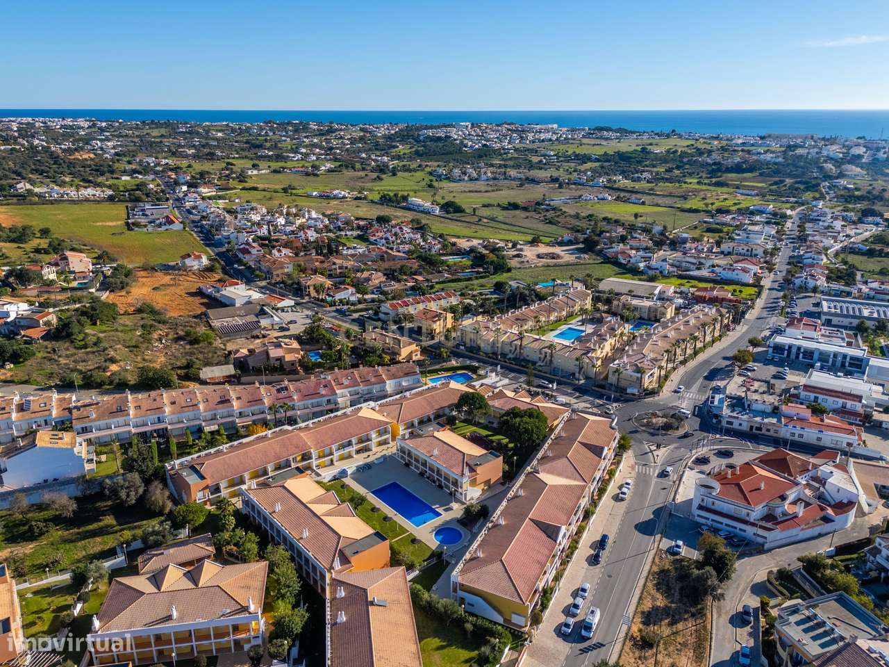 Apartamento T2 com Garagem e Piscina a 5 Minutos da Praia da Galé, Alb - Grande imagem: 2/25