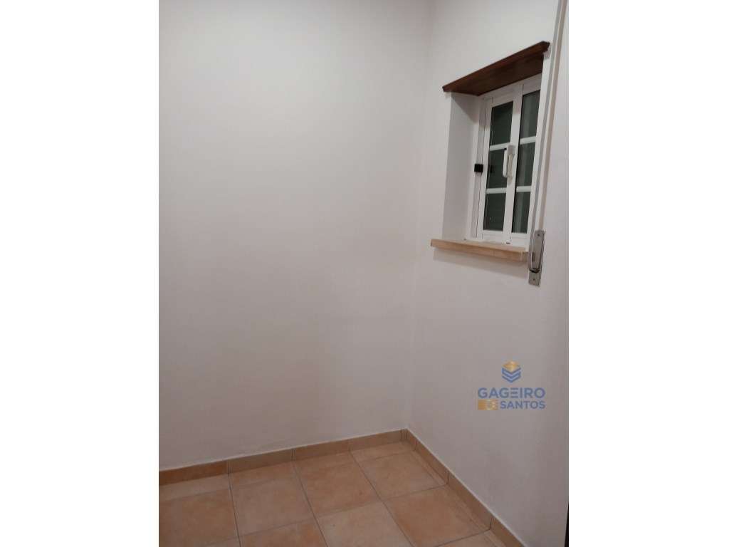 Apartamento T2, com garagem, para Arrendamento - Grande imagem: 3/23