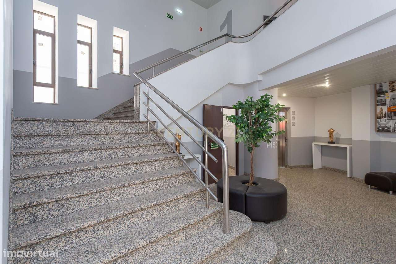 Edifício de escritórios para arrendar, com garagem,  junto ao Metro - Grande imagem: 2/31