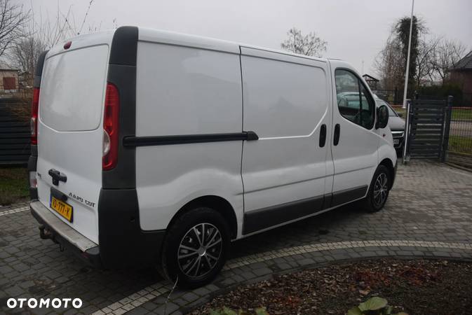 Opel Vivaro - 11