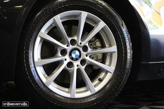 BMW 320 d Touring Auto Line Luxury - 4