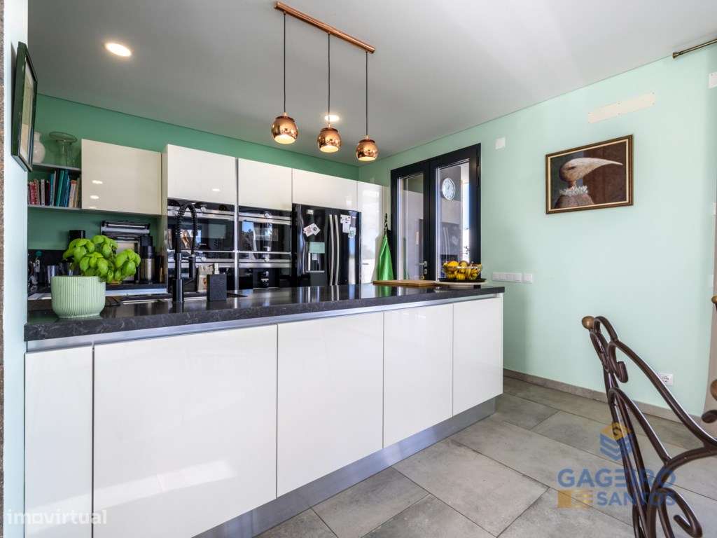 Moradia Térrea T3 Contemporânea com Piscina-12