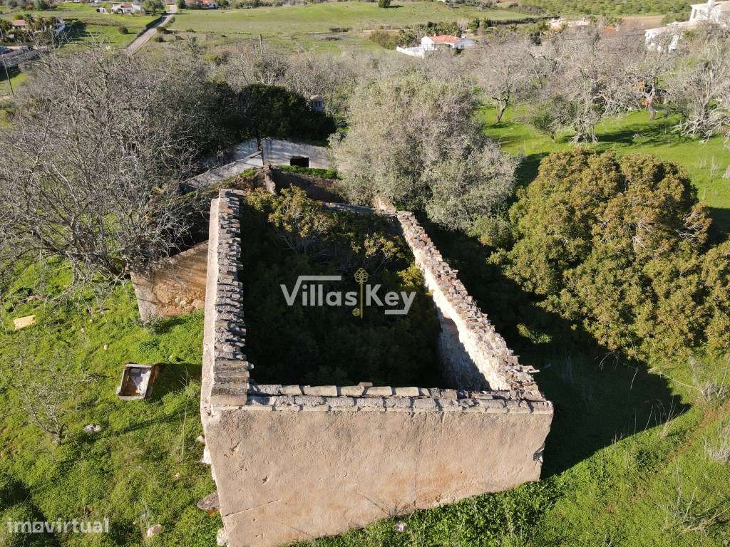 Terreno com 21880mts2 com ruína que permite 
a construção de uma m... - Grande imagem: 5/22