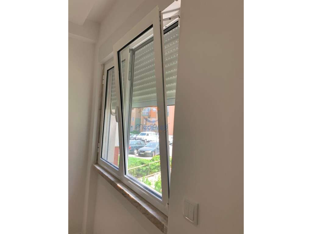 Apartamento T3 totalmente remodelado | Amadora-24