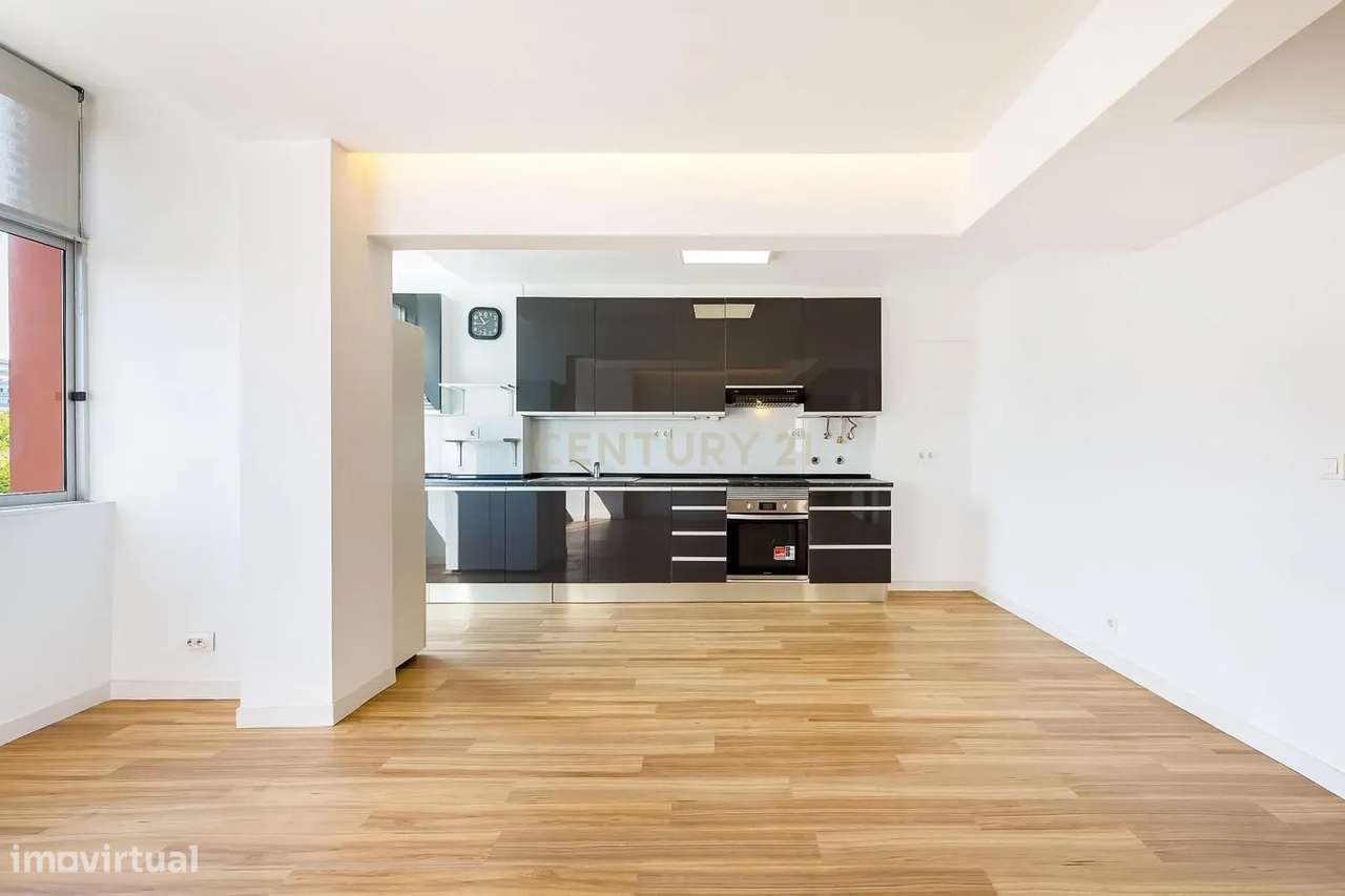 T2 Totalmente Renovado - Damaia-15