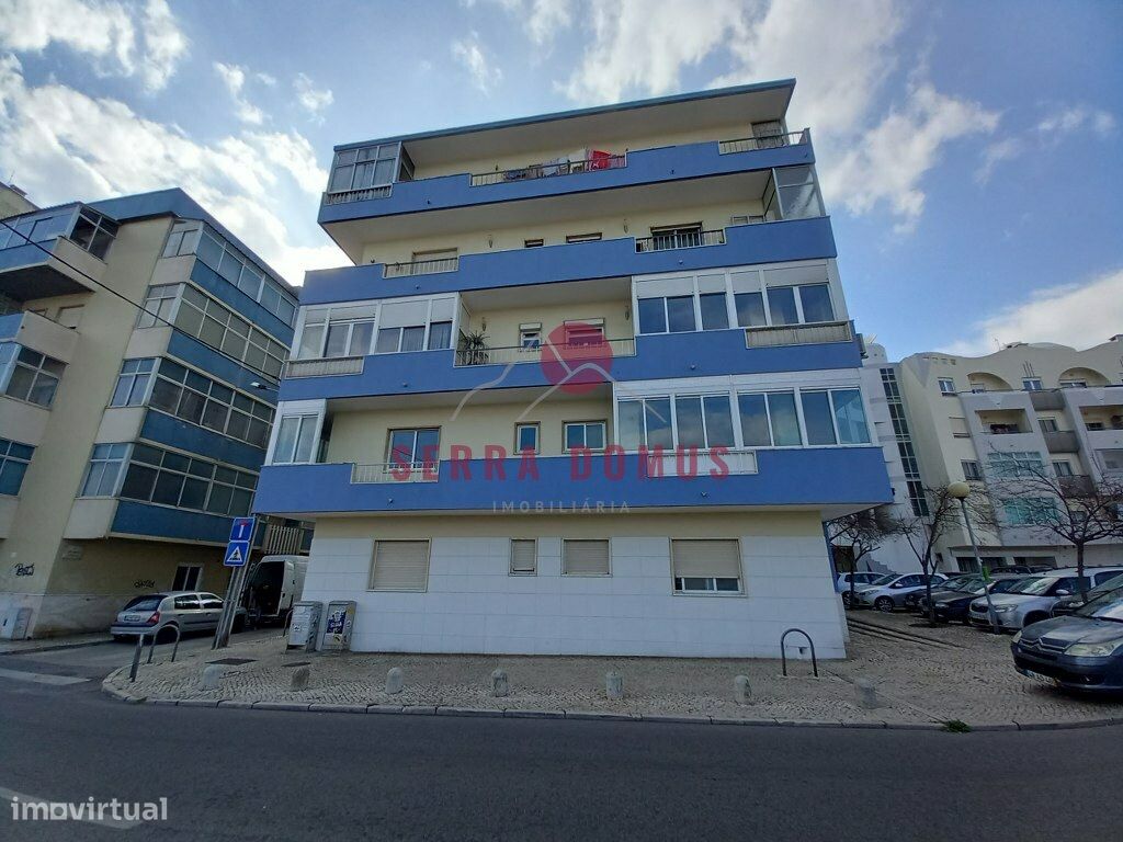 Magnífico Apartamento T4  no Laranjeiro