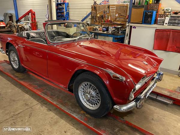 Triumph TR4 - 36