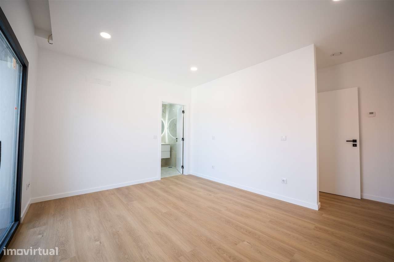 Moradia T4 NOVA em Maceira, Leiria-41