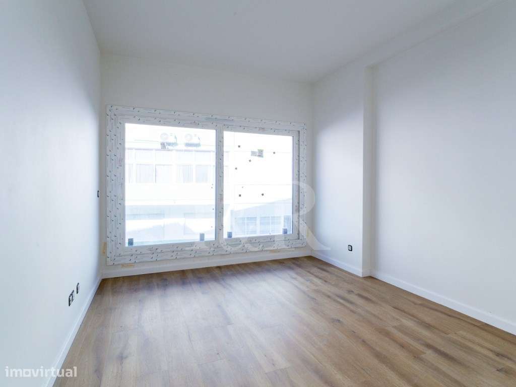 Apartamento T3 com terraço, estacionamento e arrecadação em Cacilha... - Grande imagem: 5/21