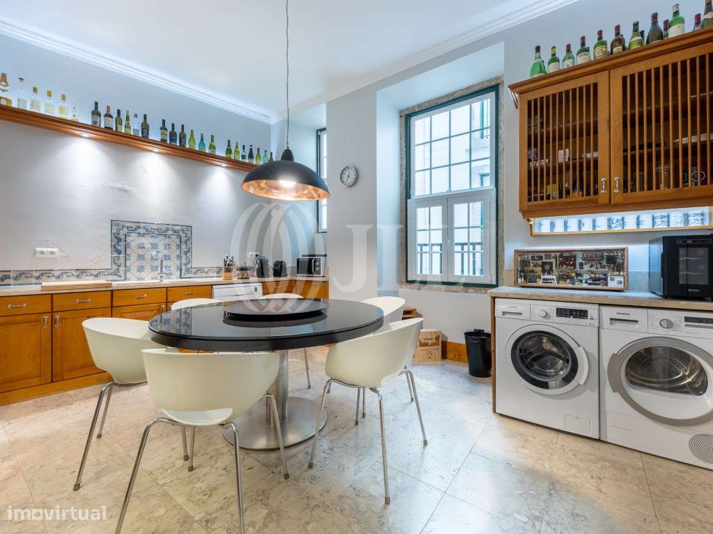 Apartamento T4 com garagem, no Chiado, em Lisboa-17