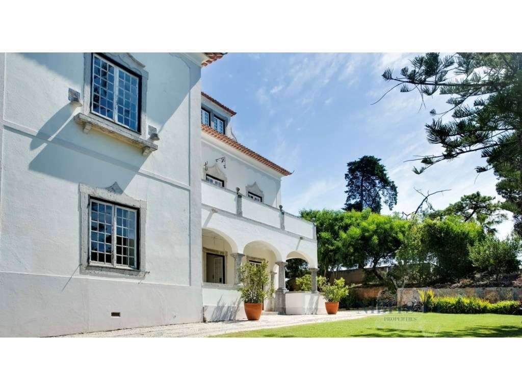 Palacete Tradicional Português T10 no Monte Estoril, Estoril, Portugal-37