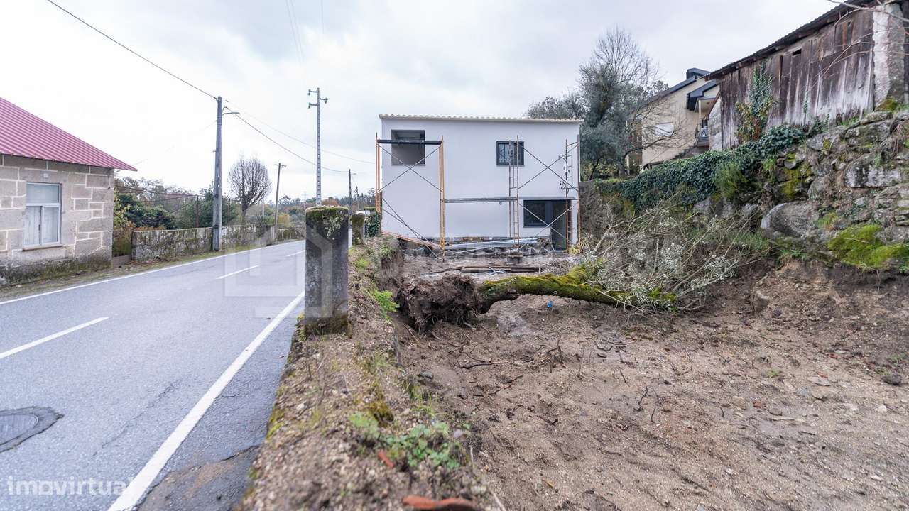 Moradia Geminada V3 em Couto de Cima-5