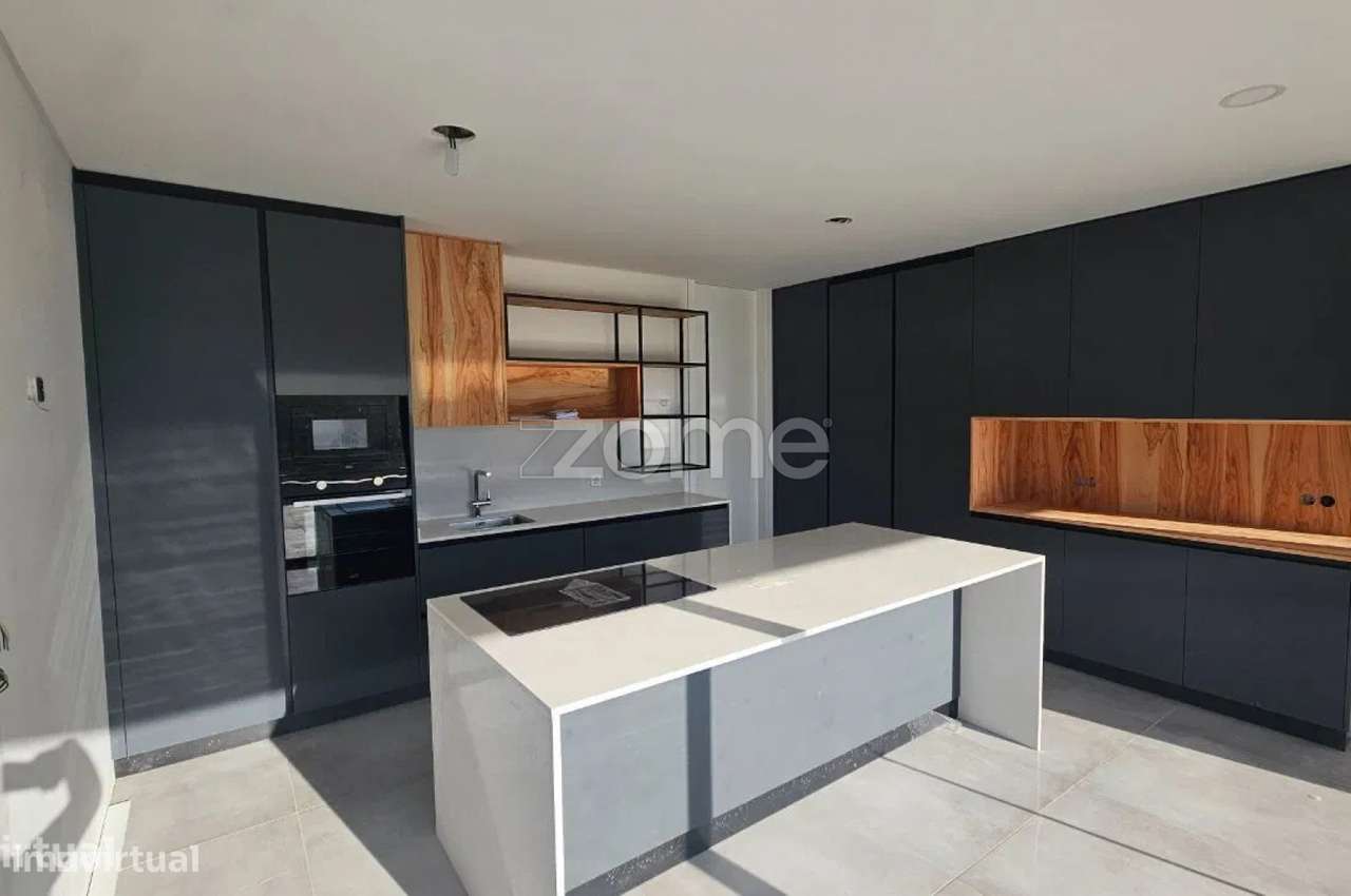 Moradia Térrea T4 de Luxo com Piscina, cave e 1375m2 de Terreno - Grande imagem: 3/11