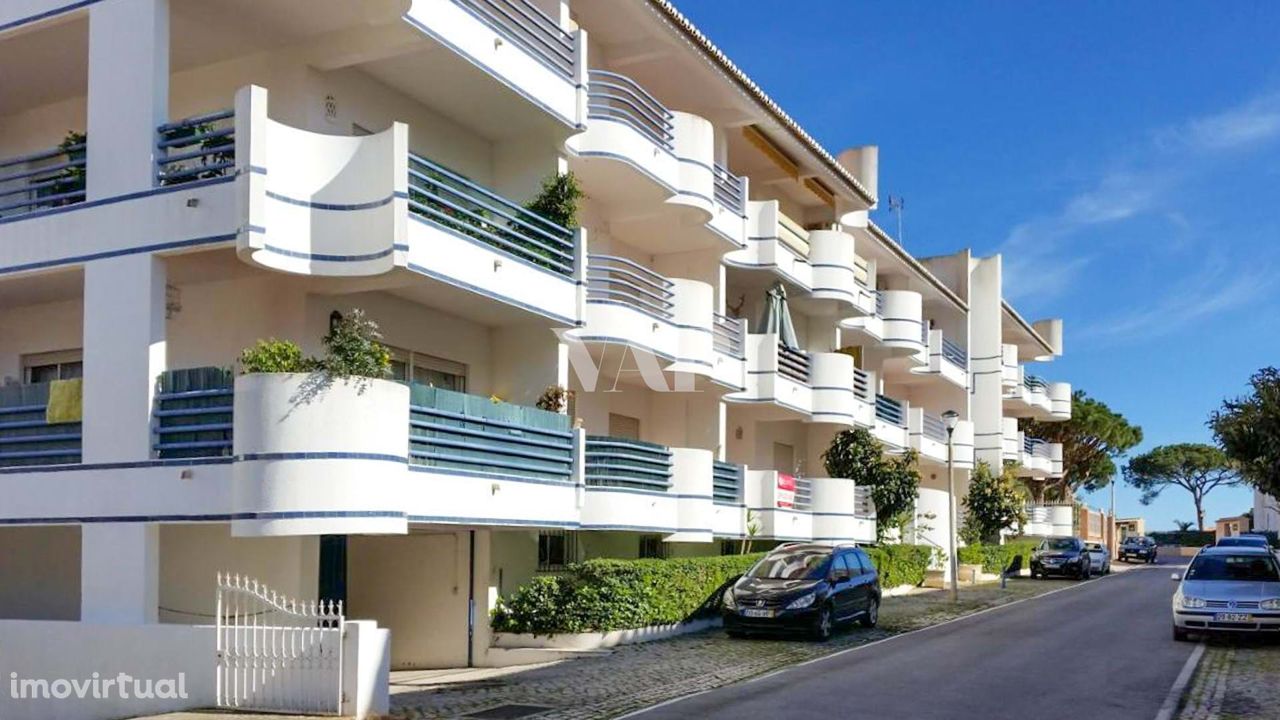 Apartamento T2 com piscina, próximo da Marina de Vilamoura