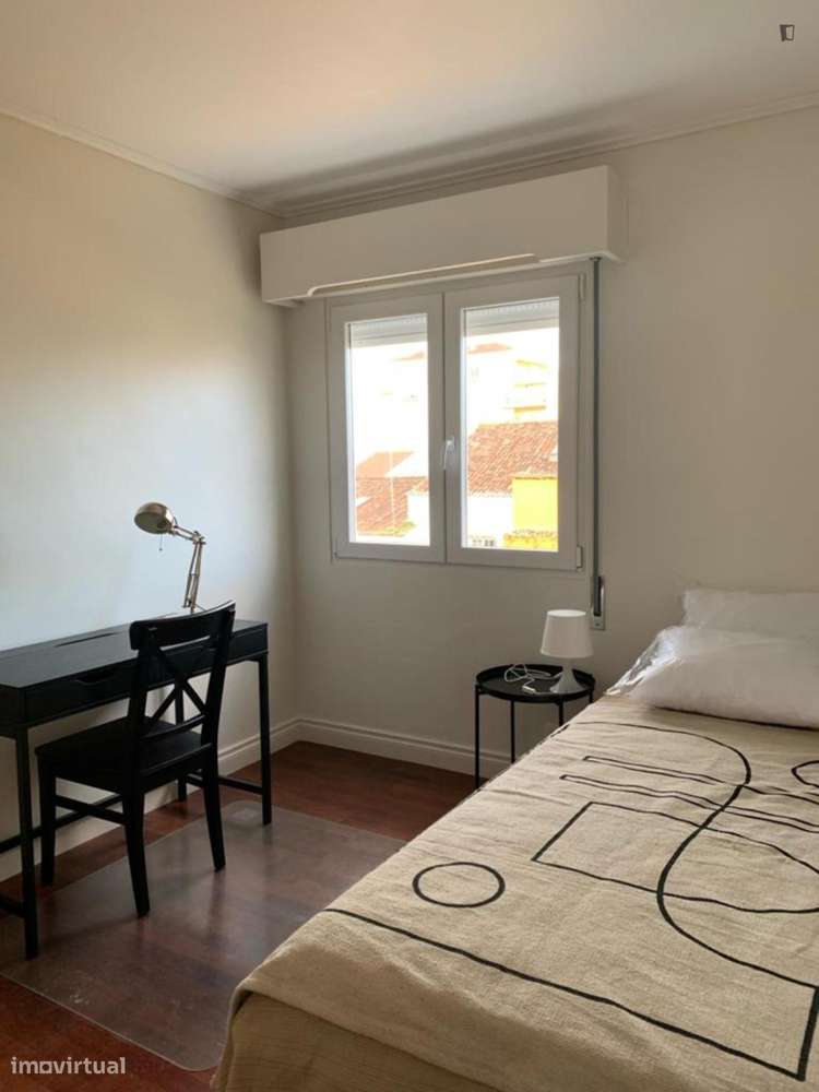 Quarto - localizado em Ponta delgada - Grande imagem: 2/10