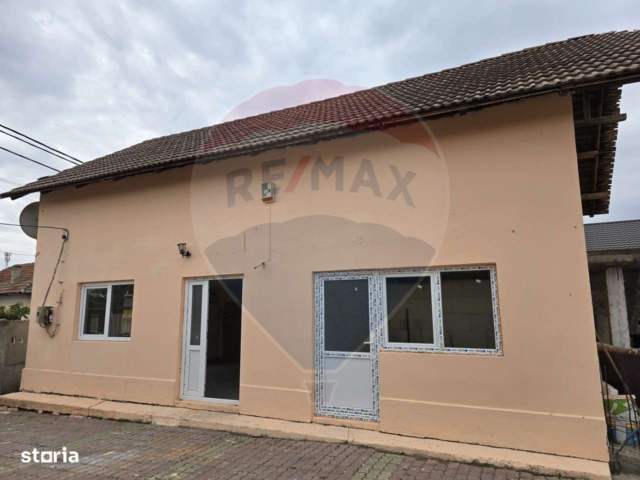 Casă / Vilă cu 4 camere de vânzare - Imagine principală: 1/10