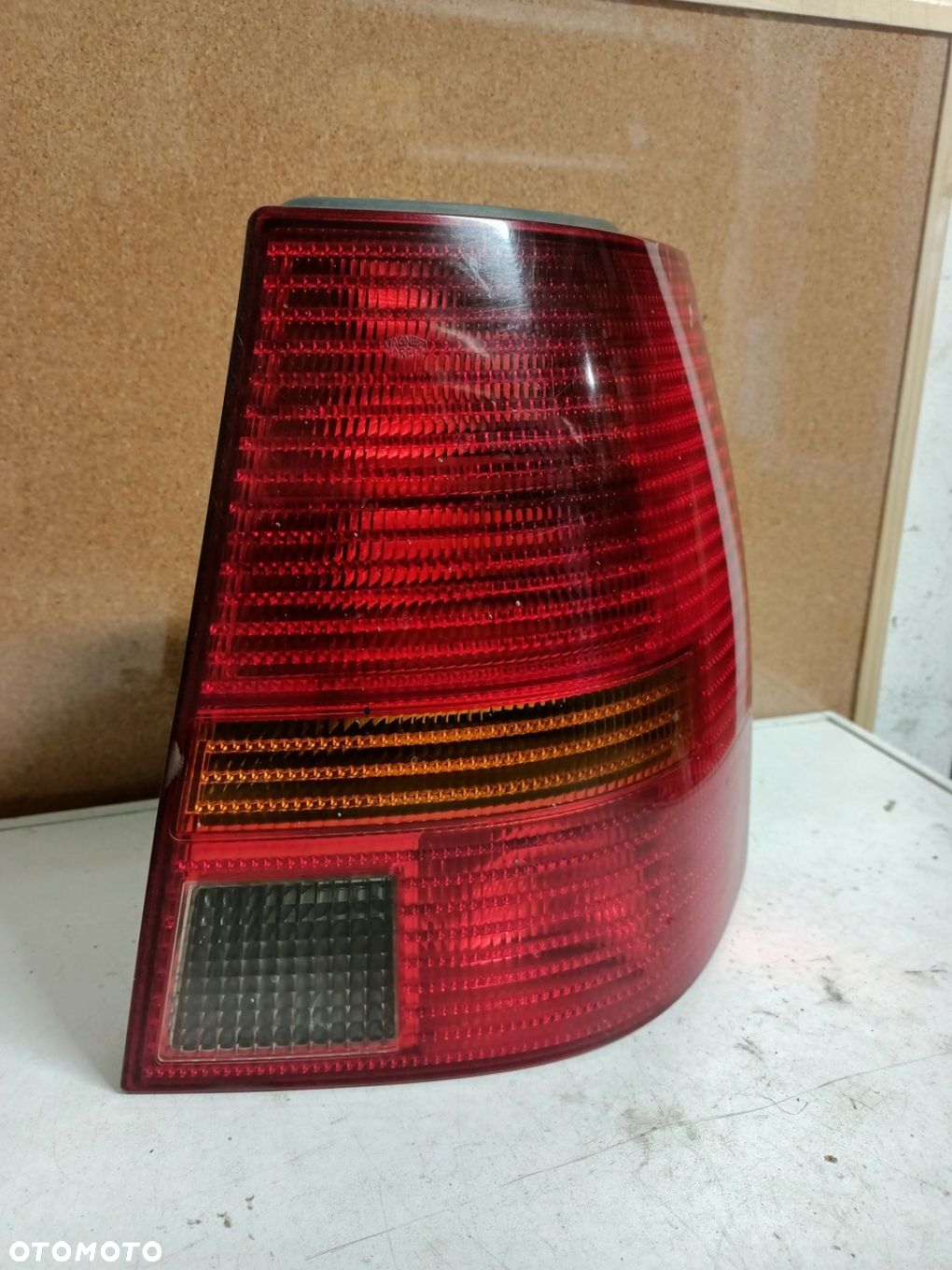 LAMPA TYŁ PRAWA VW GOLF 4 IV KOMBI - 2